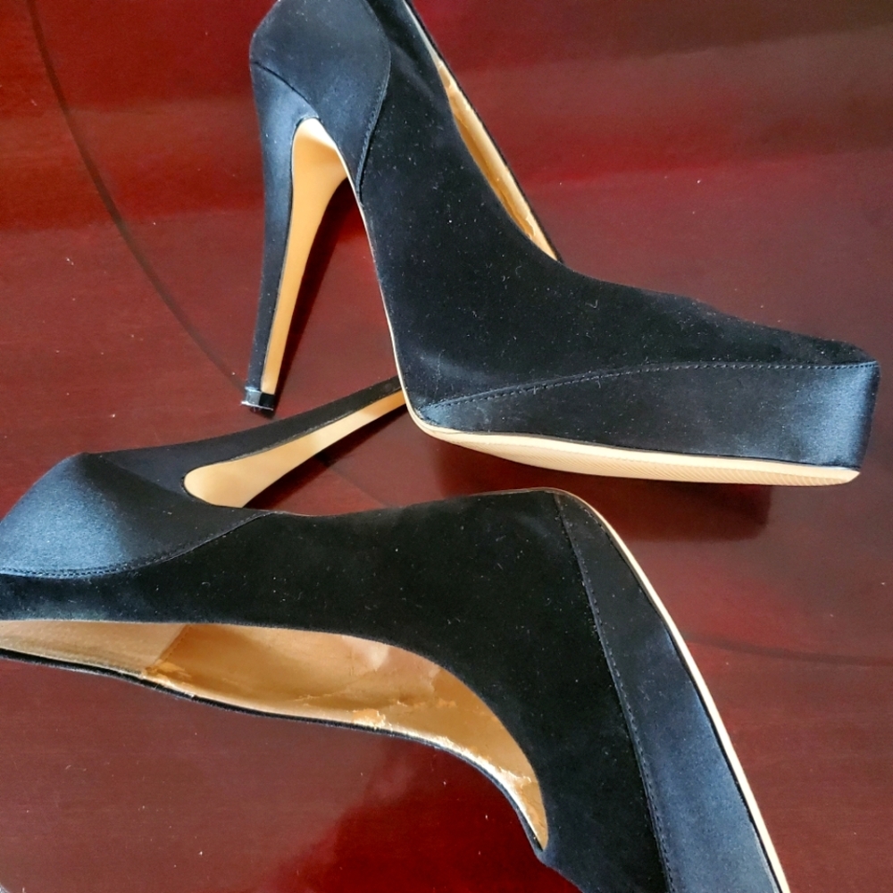 Colin Stuart Black Suede & Satin spikes. Size 8.5, Gently Used.